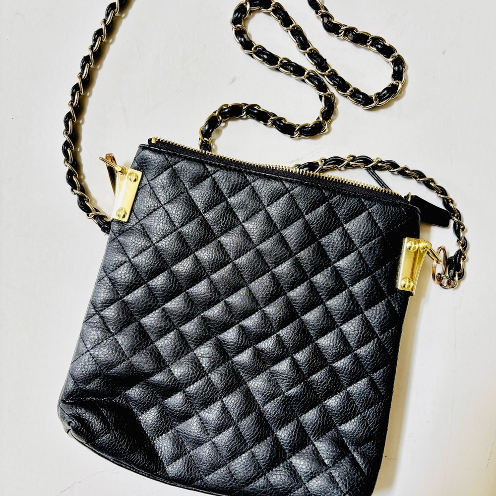 Black Quilted Chain Strap Bag